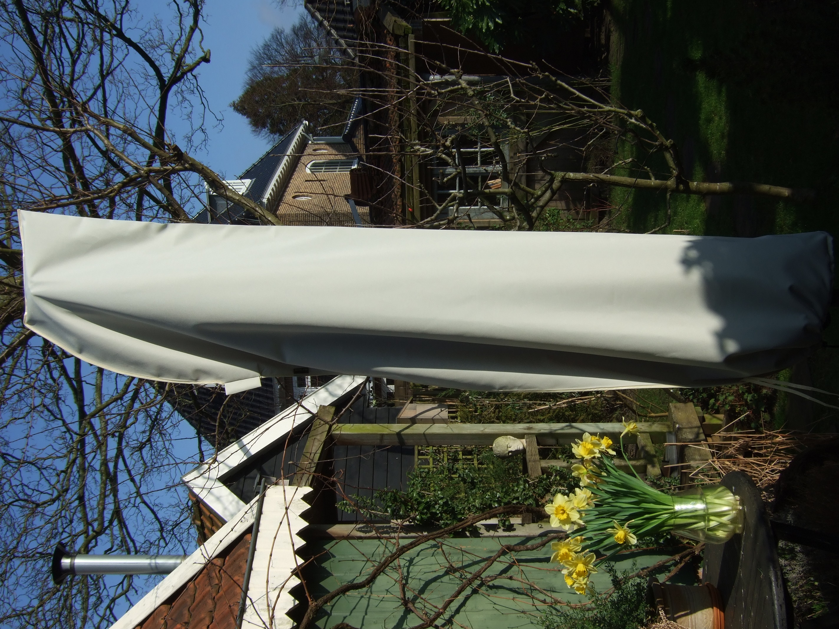 Schutzhülle für Ampelschirme ohne Reißverschluss - Parasoldoek.nl